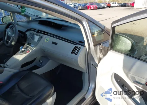 2014 Toyota Prius Two z USA, uszkodzony, nr VIN JTDKN3DU2E1740630